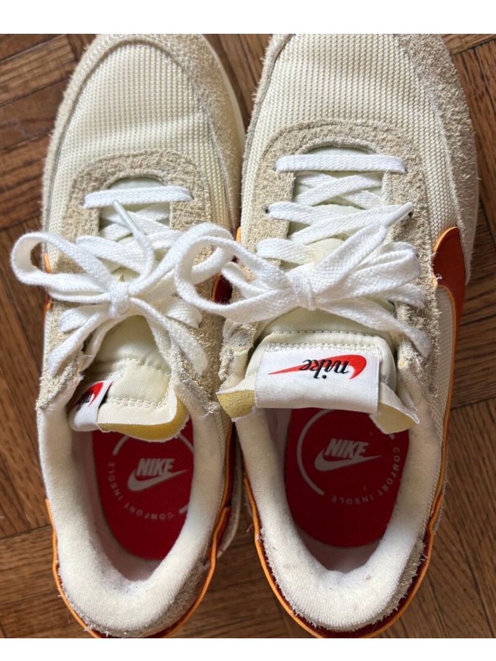 Women’s Nike Waffle Debut Sneakers - Picture 2 of 12